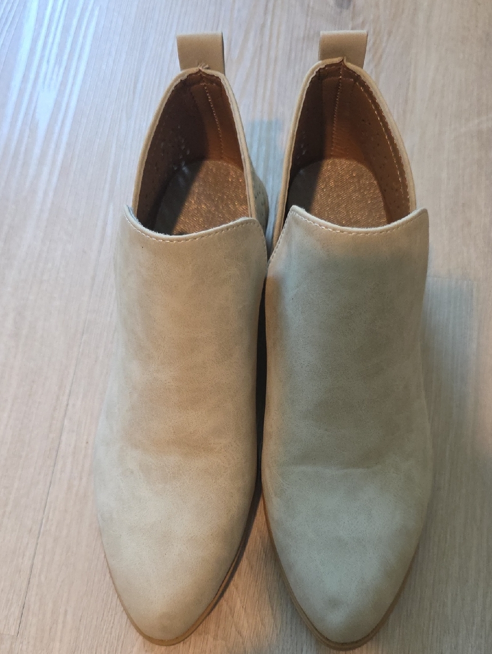 Women's Slip-On Pointed Toe Ankle Shoes - Beige